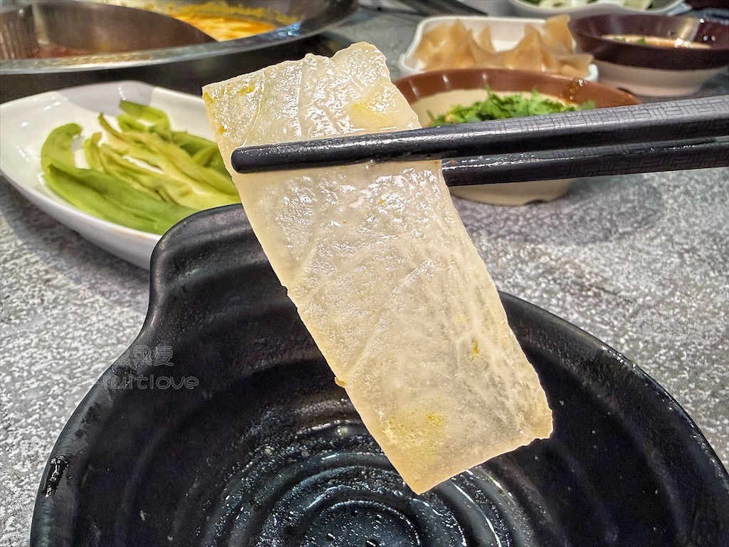 台中南屯｜蜀九品麻辣火鍋：道地四川麻辣鍋、串串香，推薦溫體牛、九宮格，寵物友善餐廳 @果果愛Fruitlove