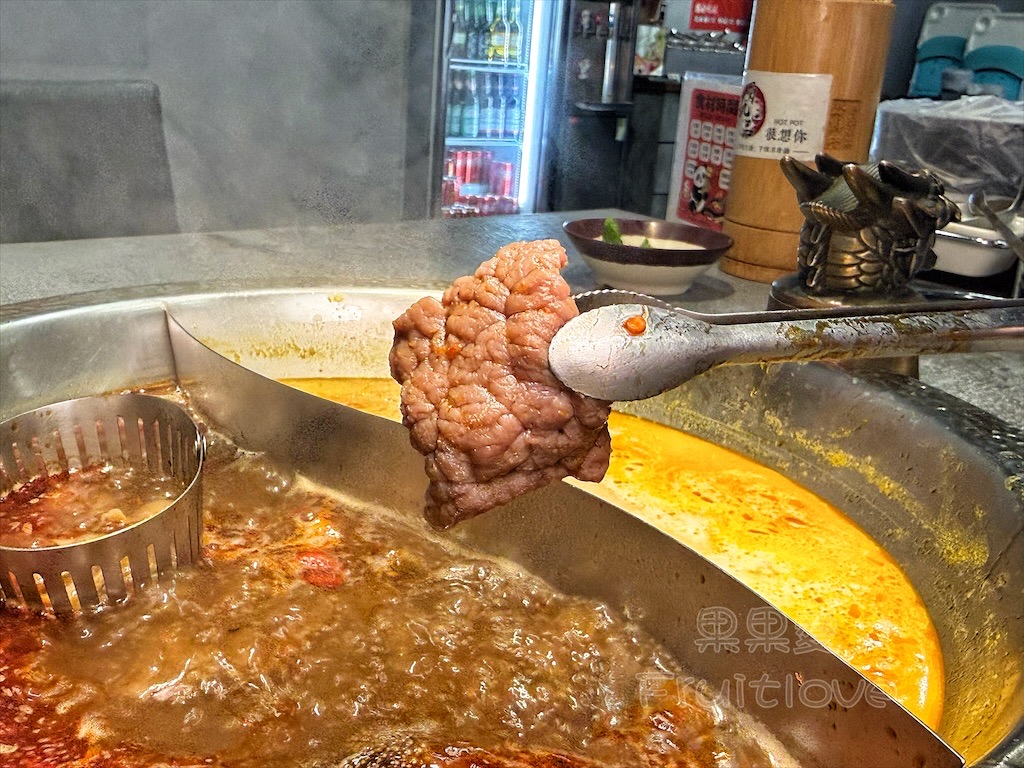 台中南屯｜蜀九品麻辣火鍋：道地四川麻辣鍋、串串香，推薦溫體牛、九宮格，寵物友善餐廳 @果果愛Fruitlove
