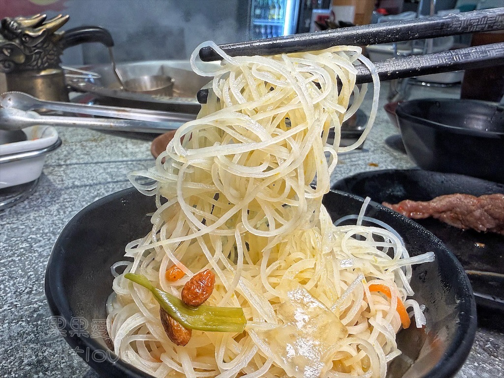 台中南屯｜蜀九品麻辣火鍋：道地四川麻辣鍋、串串香，推薦溫體牛、九宮格，寵物友善餐廳 @果果愛Fruitlove