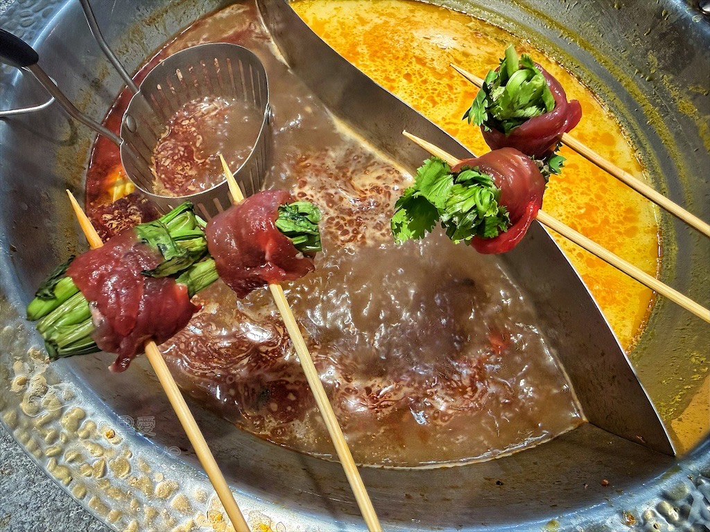 台中南屯｜蜀九品麻辣火鍋：道地四川麻辣鍋、串串香，推薦溫體牛、九宮格，寵物友善餐廳 @果果愛Fruitlove