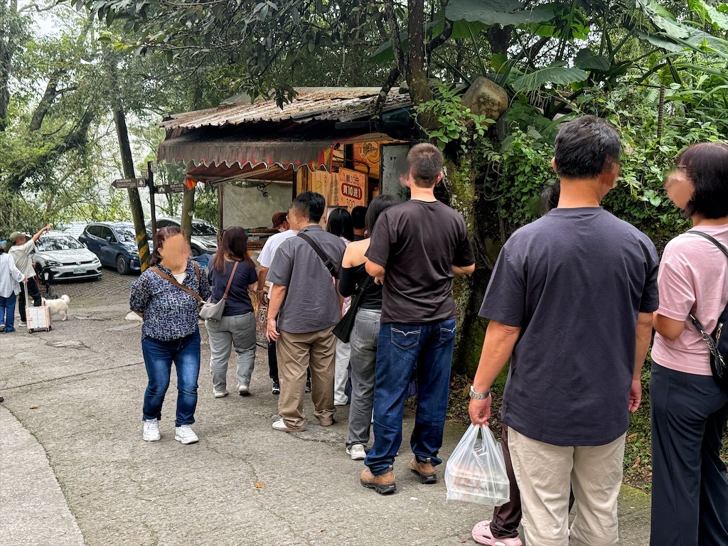 嘉義奮起湖百年檜木甜甜圈:奮起湖老街必吃的甜點點心,外酥內軟、奶香迷人 @果果愛Fruitlove 嘉義奮起湖百年檜木甜甜圈:奮起湖老街必吃的甜點點心,外酥內軟、奶香迷人 @果果愛Fruitlove