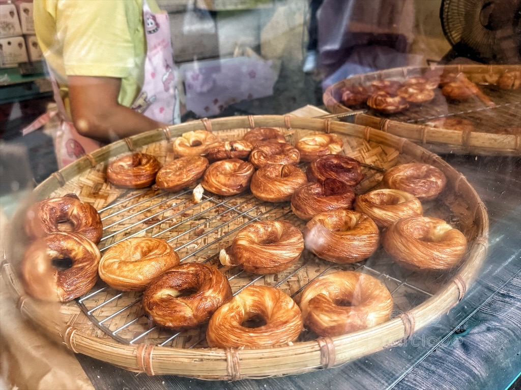嘉義奮起湖百年檜木甜甜圈:奮起湖老街必吃的甜點點心,外酥內軟、奶香迷人 @果果愛Fruitlove 嘉義奮起湖百年檜木甜甜圈:奮起湖老街必吃的甜點點心,外酥內軟、奶香迷人 @果果愛Fruitlove