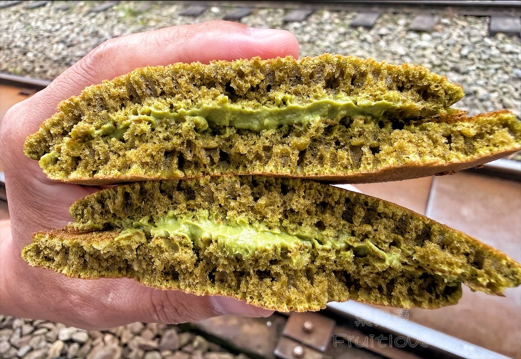 嘉義奮起湖|月台那間:奮起湖老街必吃的茶香銅鑼燒,推薦阿里山茶燒、哇沙米茶燒 @果果愛Fruitlove 嘉義奮起湖|月台那間:奮起湖老街必吃的茶香銅鑼燒,推薦阿里山茶燒、哇沙米茶燒 @果果愛Fruitlove