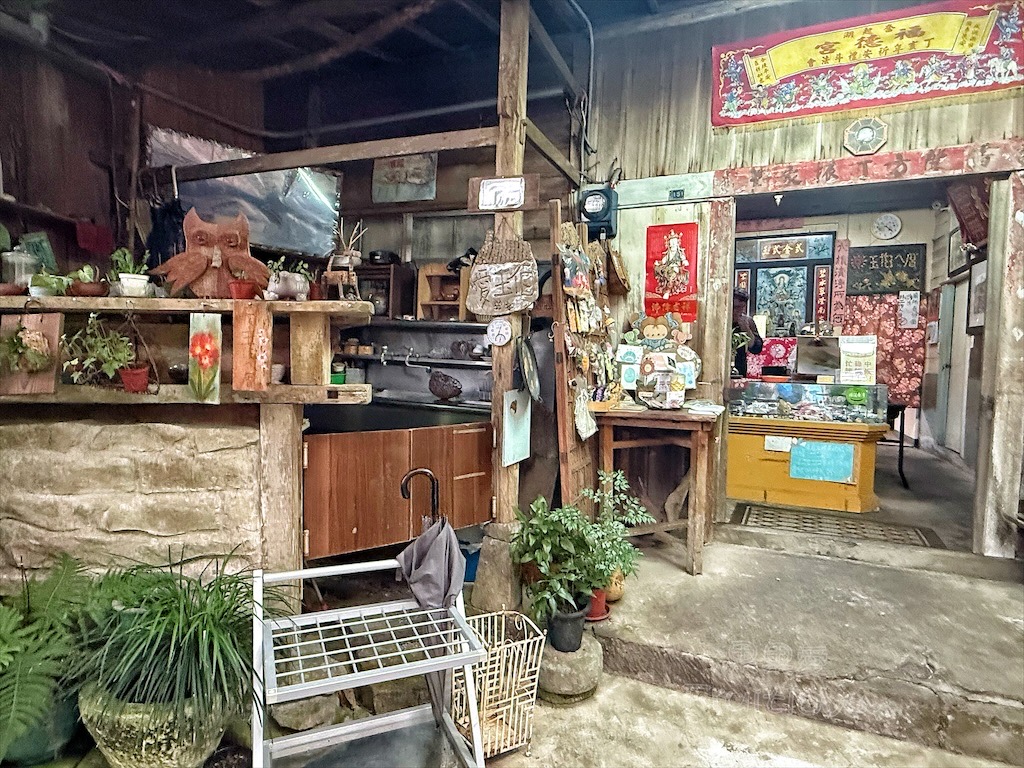 嘉義奮起湖｜愛玉伯ㄟ厝：隱身老街巷弄的愛玉店，邊吃愛玉邊欣賞山城雲霧美景 @果果愛Fruitlove
