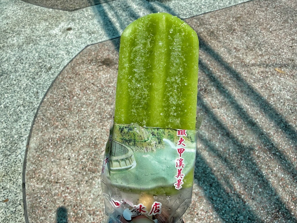 台中和平｜白冷冰棒：谷關必吃的古早味冰棒，獨家蜂蜜五葉松口味更不能錯過 @果果愛Fruitlove