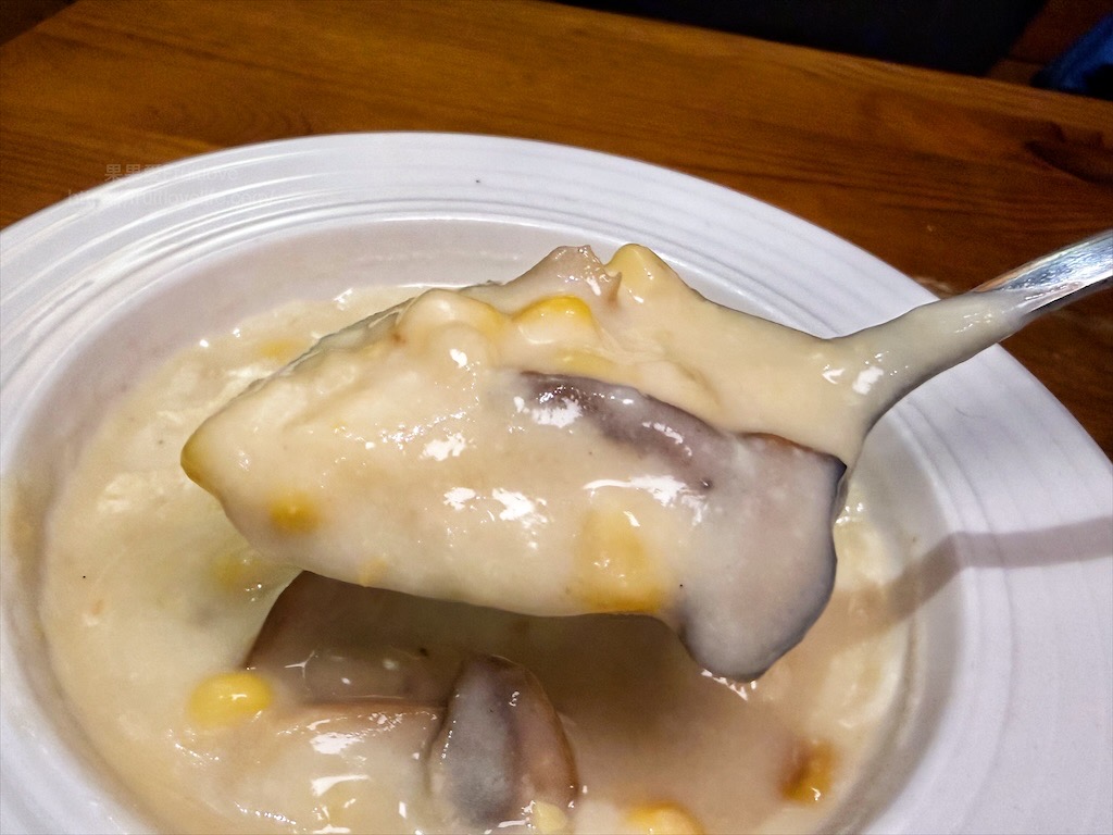 台中西屯｜山終小鄰義大利麵：逢甲巷弄深夜微醺食堂，義大利麵份量多又好吃，八種口味可以挑選 @果果愛Fruitlove