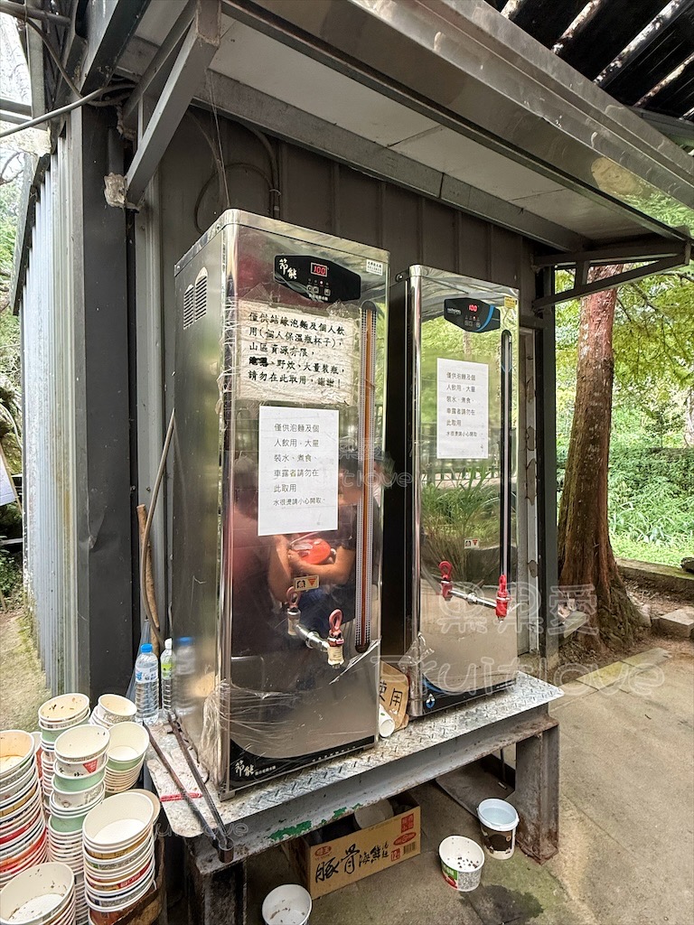 雲林古坑景點|石壁九芎公廟:300年九芎神木下吃泡麵!雲林版泡麵土地公,順遊五元兩角、雲嶺之丘 @果果愛Fruitlove 雲林古坑景點|石壁九芎公廟:300年九芎神木下吃泡麵!雲林版泡麵土地公,順遊五元兩角、雲嶺之丘 @果果愛Fruitlove