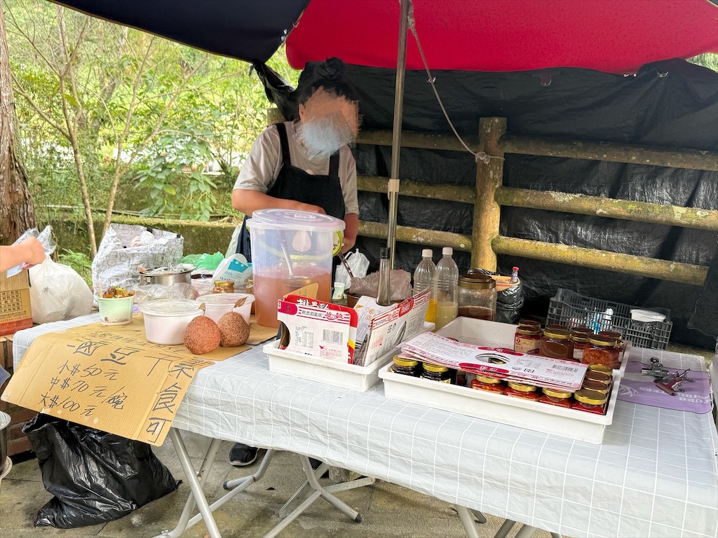雲林古坑景點|石壁九芎公廟:300年九芎神木下吃泡麵!雲林版泡麵土地公,順遊五元兩角、雲嶺之丘 @果果愛Fruitlove 雲林古坑景點|石壁九芎公廟:300年九芎神木下吃泡麵!雲林版泡麵土地公,順遊五元兩角、雲嶺之丘 @果果愛Fruitlove