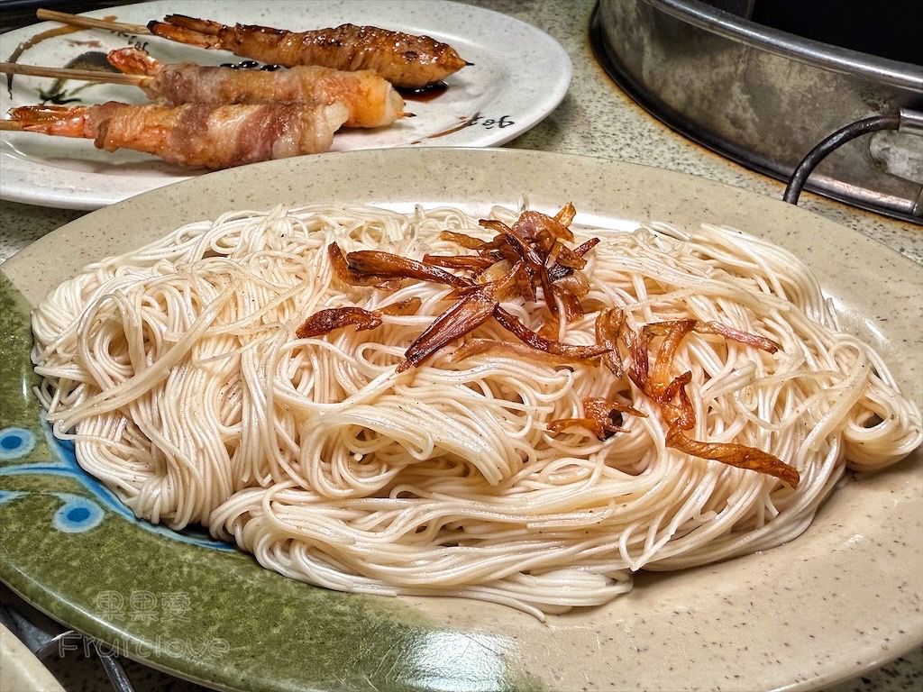 雲林斗六串燒|傳橙串燒炭火關東煮:隱藏在薑母鴨店裡的串燒,晚餐、宵夜、聚餐推薦,寵物友善 @果果愛Fruitlove 雲林斗六串燒|傳橙串燒炭火關東煮:隱藏在薑母鴨店裡的串燒,晚餐、宵夜、聚餐推薦,寵物友善 @果果愛Fruitlove