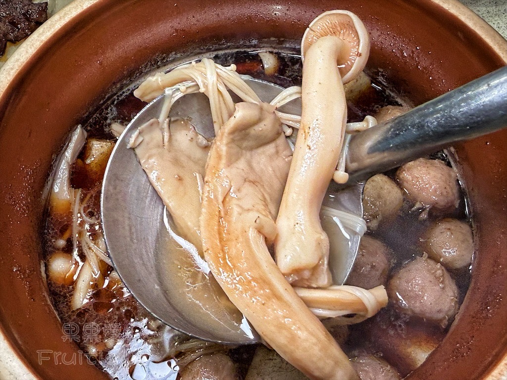 雲林斗六串燒|傳橙串燒炭火關東煮:隱藏在薑母鴨店裡的串燒,晚餐、宵夜、聚餐推薦,寵物友善 @果果愛Fruitlove 雲林斗六串燒|傳橙串燒炭火關東煮:隱藏在薑母鴨店裡的串燒,晚餐、宵夜、聚餐推薦,寵物友善 @果果愛Fruitlove