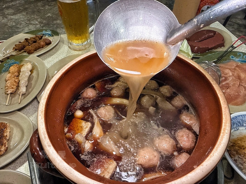 雲林斗六串燒|傳橙串燒炭火關東煮:隱藏在薑母鴨店裡的串燒,晚餐、宵夜、聚餐推薦,寵物友善 @果果愛Fruitlove 雲林斗六串燒|傳橙串燒炭火關東煮:隱藏在薑母鴨店裡的串燒,晚餐、宵夜、聚餐推薦,寵物友善 @果果愛Fruitlove