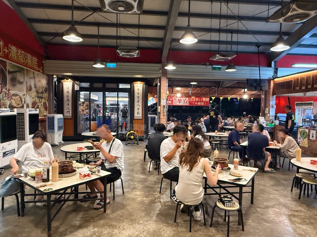 雲林斗六串燒|傳橙串燒炭火關東煮:隱藏在薑母鴨店裡的串燒,晚餐、宵夜、聚餐推薦,寵物友善 @果果愛Fruitlove 雲林斗六串燒|傳橙串燒炭火關東煮:隱藏在薑母鴨店裡的串燒,晚餐、宵夜、聚餐推薦,寵物友善 @果果愛Fruitlove