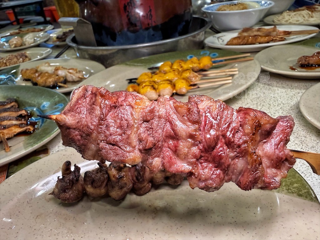 雲林斗六串燒|傳橙串燒炭火關東煮:隱藏在薑母鴨店裡的串燒,晚餐、宵夜、聚餐推薦,寵物友善 @果果愛Fruitlove 雲林斗六串燒|傳橙串燒炭火關東煮:隱藏在薑母鴨店裡的串燒,晚餐、宵夜、聚餐推薦,寵物友善 @果果愛Fruitlove