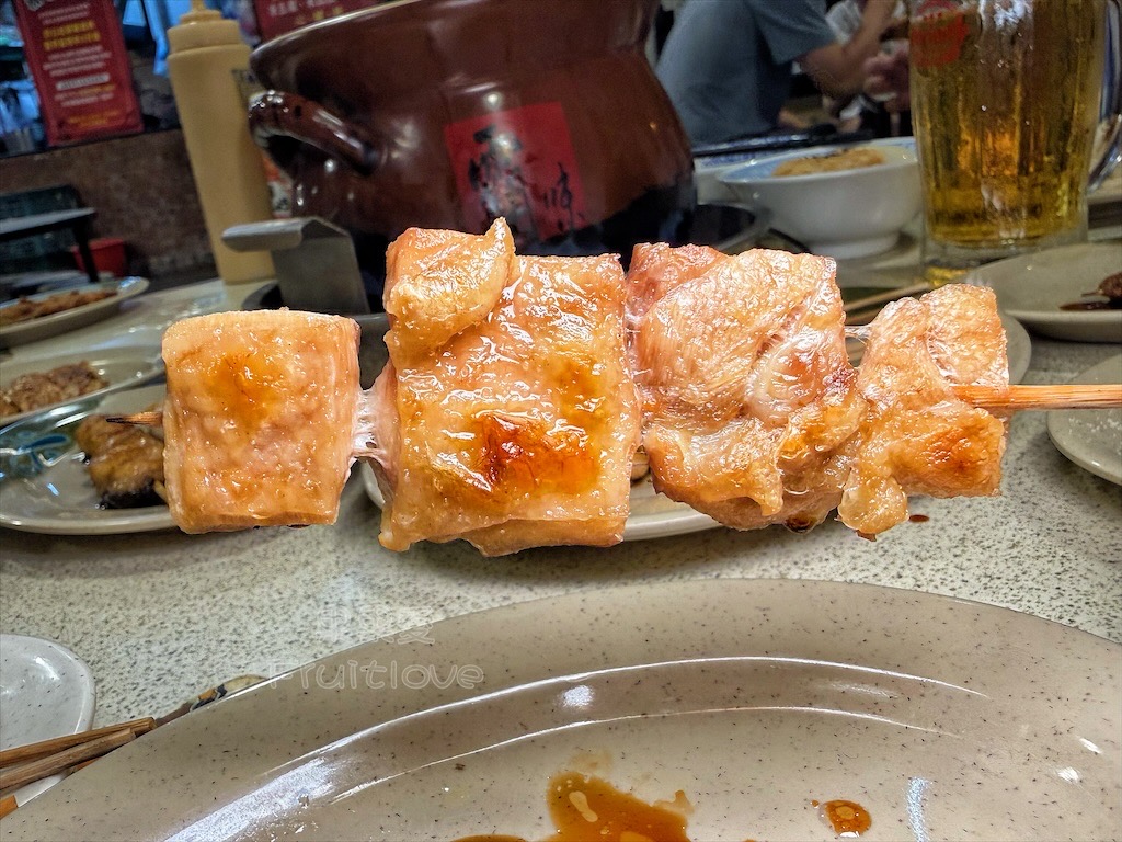 雲林斗六串燒|傳橙串燒炭火關東煮:隱藏在薑母鴨店裡的串燒,晚餐、宵夜、聚餐推薦,寵物友善 @果果愛Fruitlove 雲林斗六串燒|傳橙串燒炭火關東煮:隱藏在薑母鴨店裡的串燒,晚餐、宵夜、聚餐推薦,寵物友善 @果果愛Fruitlove