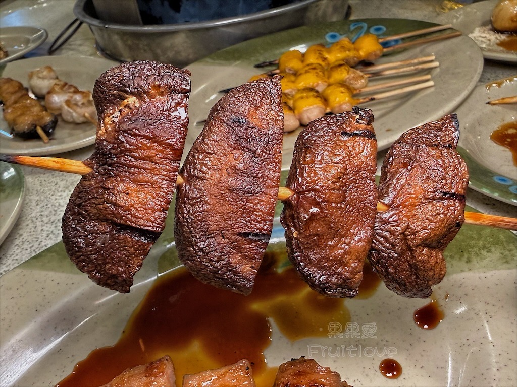 雲林斗六串燒|傳橙串燒炭火關東煮:隱藏在薑母鴨店裡的串燒,晚餐、宵夜、聚餐推薦,寵物友善 @果果愛Fruitlove 雲林斗六串燒|傳橙串燒炭火關東煮:隱藏在薑母鴨店裡的串燒,晚餐、宵夜、聚餐推薦,寵物友善 @果果愛Fruitlove