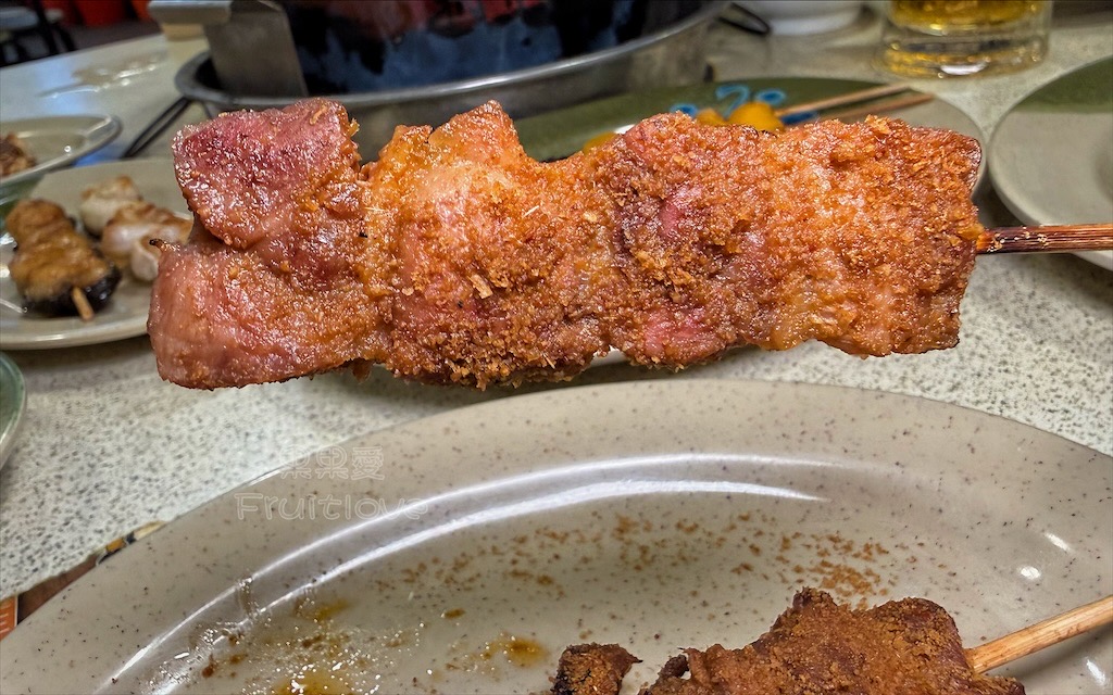 雲林斗六串燒|傳橙串燒炭火關東煮:隱藏在薑母鴨店裡的串燒,晚餐、宵夜、聚餐推薦,寵物友善 @果果愛Fruitlove 雲林斗六串燒|傳橙串燒炭火關東煮:隱藏在薑母鴨店裡的串燒,晚餐、宵夜、聚餐推薦,寵物友善 @果果愛Fruitlove