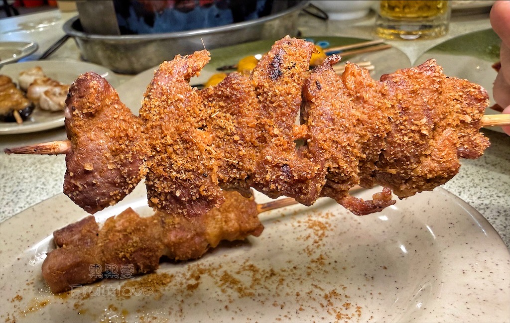 雲林斗六串燒|傳橙串燒炭火關東煮:隱藏在薑母鴨店裡的串燒,晚餐、宵夜、聚餐推薦,寵物友善 @果果愛Fruitlove 雲林斗六串燒|傳橙串燒炭火關東煮:隱藏在薑母鴨店裡的串燒,晚餐、宵夜、聚餐推薦,寵物友善 @果果愛Fruitlove