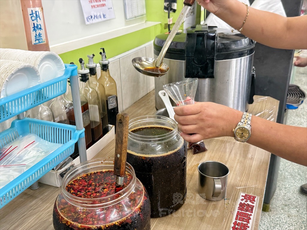 台中潭子水餃｜口福水餃：鄉間鐵皮屋超人氣水餃店，還有豐富熱炒、炒飯、湯品、雞湯與火鍋選擇 @果果愛Fruitlove