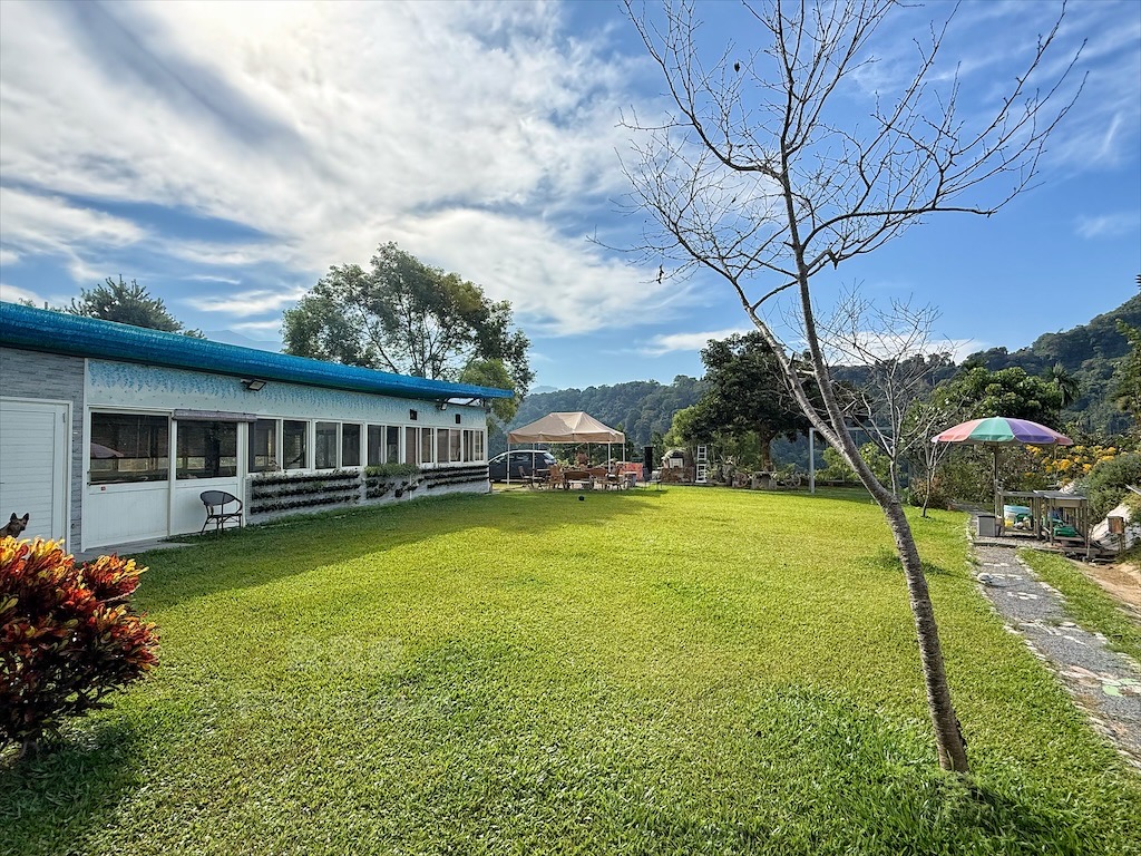 台中東勢｜爸娜娜窯烤披薩：預約包場手作窯烤披薩DIY、滑草場與山景大草皮，親子寵物友善農場推薦！ @果果愛Fruitlove