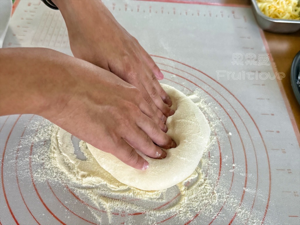 台中東勢｜爸娜娜窯烤披薩：預約包場手作窯烤披薩DIY、滑草場與山景大草皮，親子寵物友善農場推薦！ @果果愛Fruitlove