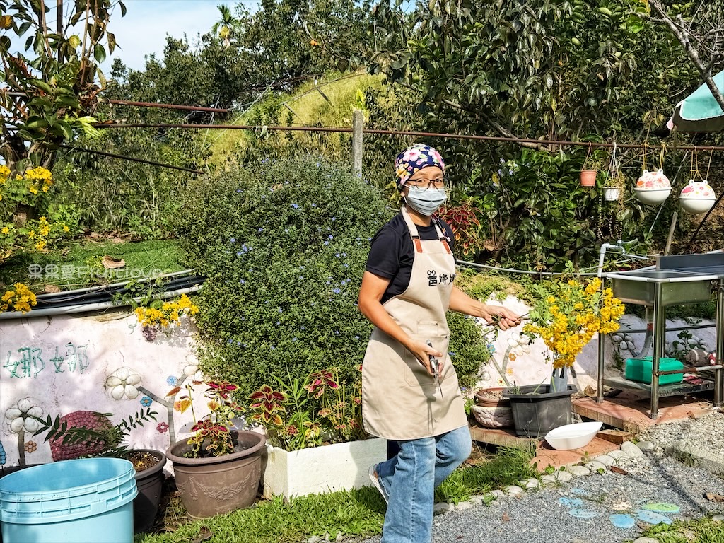 台中東勢｜爸娜娜窯烤披薩：預約包場手作窯烤披薩DIY、滑草場與山景大草皮，親子寵物友善農場推薦！ @果果愛Fruitlove