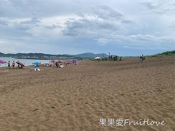 中角海濱公園⟩北海岸旅遊、玩水、衝浪推薦，距離金山老街只要6分鐘車程，有沖洗、有飲水機，親子寵物友善 @果果愛Fruitlove