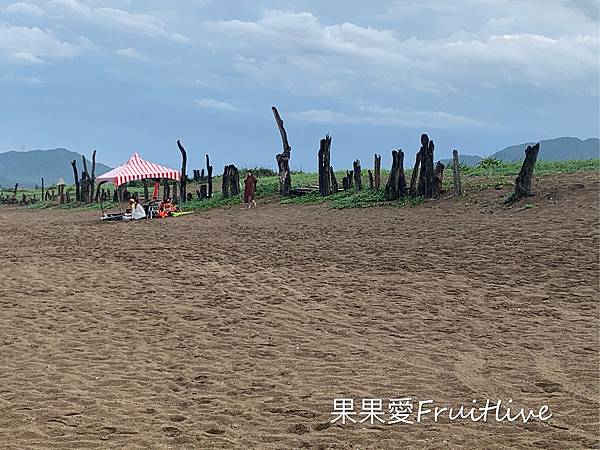 中角海濱公園⟩北海岸旅遊、玩水、衝浪推薦，距離金山老街只要6分鐘車程，有沖洗、有飲水機，親子寵物友善 @果果愛Fruitlove