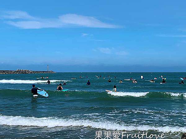 台中大甲景點⟩松柏港北堤沙灘 ⋅ 衝浪聚集地 ⋅ 玩水踏浪 ⋅ 看夕陽看海景 ⋅ 寵物友善景點 @果果愛Fruitlove