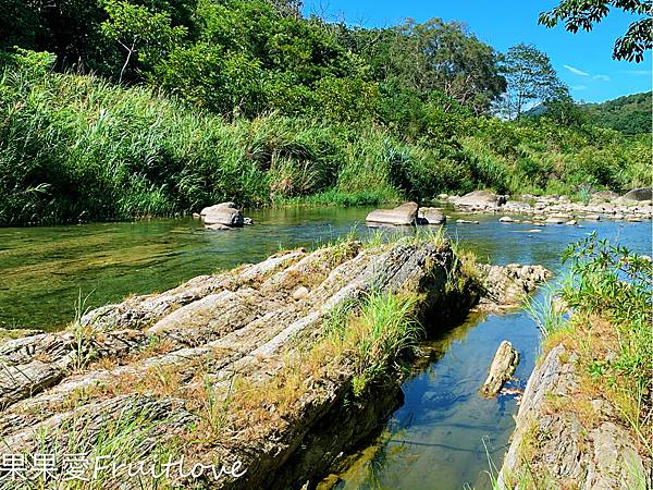 苗栗南庄逗號民宿–享受森林浴，聆聽潺潺流水，有圍的大草坪，寵物友善民宿 @果果愛Fruitlove