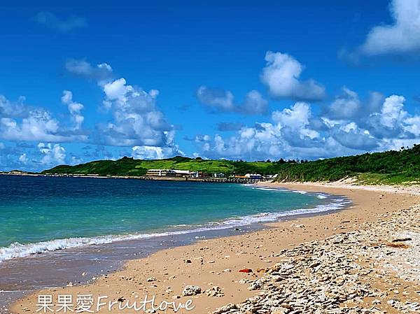 蔚藍海景　美麗白沙　寄居蟹的家　保育沙灘　＆　岸邊就可以看到熱帶魚和魚群游來游去　後壁湖潮間帶　墾丁後壁湖景點推薦　親子寵物友善 @果果愛Fruitlove