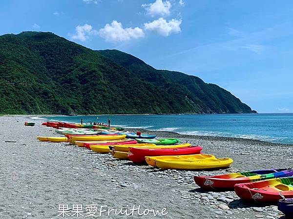 宜蘭海景推薦　獨木舟同樂會～東澳社區濱海公園　＆美麗岩石～愛情鎖沙灘　親子寵物友善 @果果愛Fruitlove