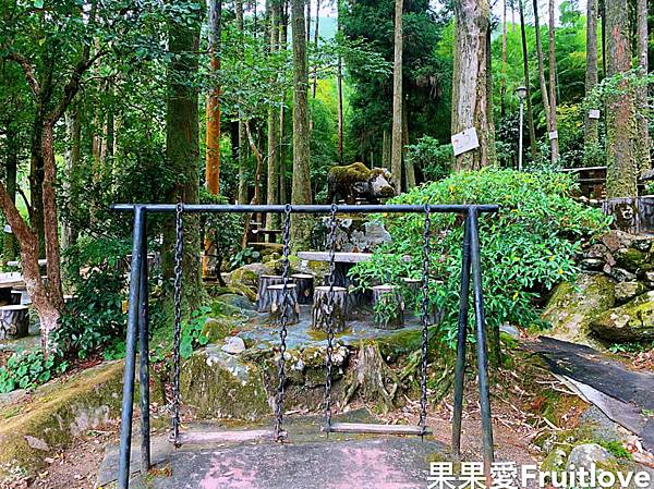 竹湖土雞城⟩在竹林里用餐，涼爽又舒服，陽明山竹仔湖美食推薦，寵物友善餐廳 @果果愛Fruitlove