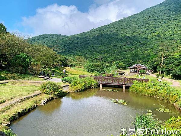 二子坪步道|陽明山最輕鬆的森林步道，二子坪遊客服務站，美景如畫，輕鬆就可以享受芬多精 @果果愛Fruitlove