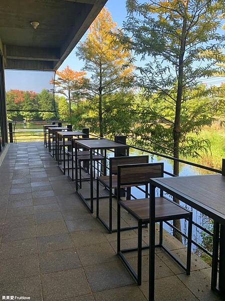 養蟹人家⟩季節限定蟹季才開放！在美麗的落羽松庭園，享受大閘蟹飽滿的蟹黃-苗栗南庄美食/寵物友善景觀餐廳 @果果愛Fruitlove