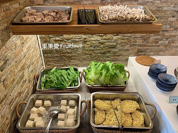 石坊健康蔬食庭園餐廳，菜色豐富多元，蔬食吃到飽，85歲以上免費，寵物友善餐廳-台中北屯美食 @果果愛Fruitlove