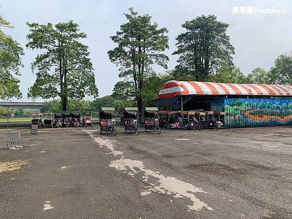 彰化景點-溪州公園親子草地野餐、餵魚，賞花，還有滿滿芬多精的森林步道 @果果愛Fruitlove